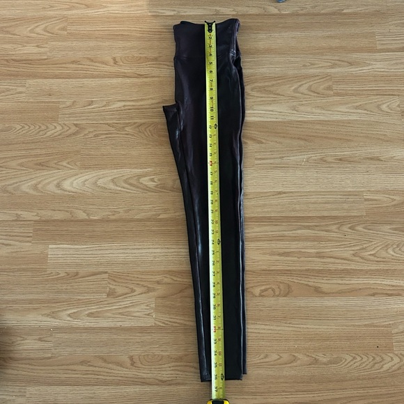 5/$20🎉 SPANX Burgundy Faux Leather Leggings Large - Picture 6 of 10